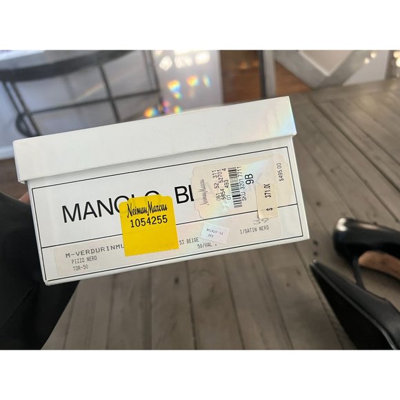 Manolo Blahnik Black Leather Curved Point Toe Pumps - Size 39 - Picture 8 of 8